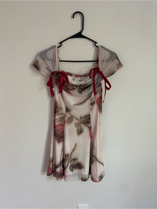 Kimchi Blue Dresses & Skirts - Kimchi Blue Red and white Floral Dress